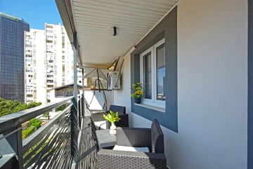 2-Bedroom Apartment in Split for Up to 5