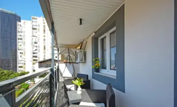 2-Bedroom Apartment in Split for Up to 5