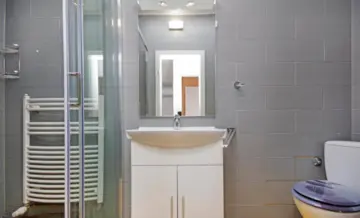 2-Bedroom Apartment in Split for Up to 5