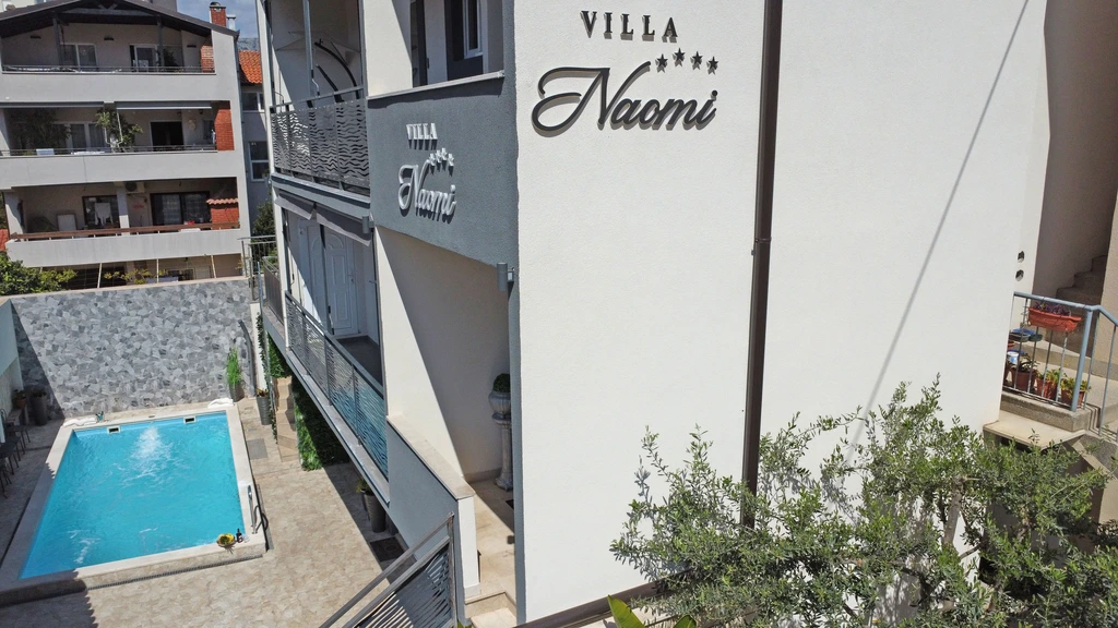 2-Bedroom Apartment in Split for Up to 5