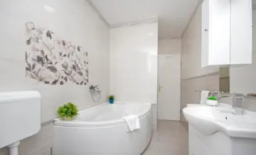 Two-Bedroom Apartment in Split for 5 Guests