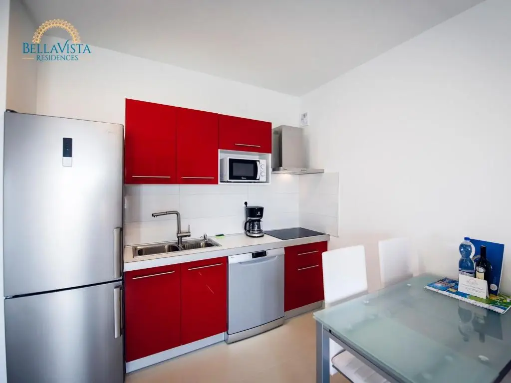 Three-Bedroom Apartment with Balcony in Novalja