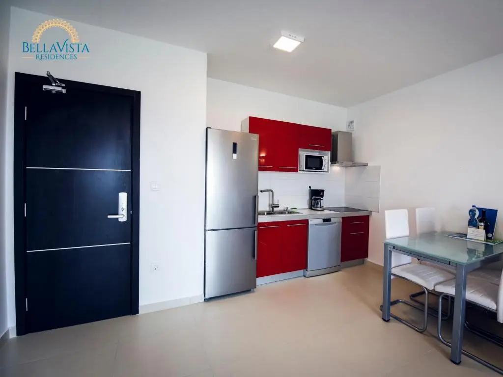 Three-Bedroom Apartment with Balcony in Novalja