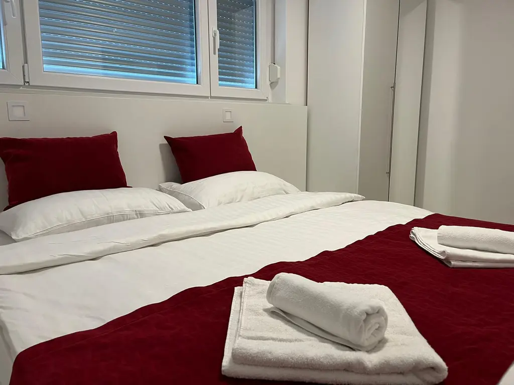 2-Bedroom Apartment with Balcony for 7 in Novalja