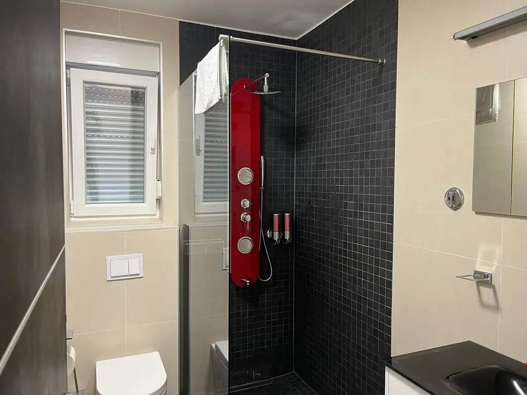 2-Bedroom Apartment with Balcony for 7 in Novalja