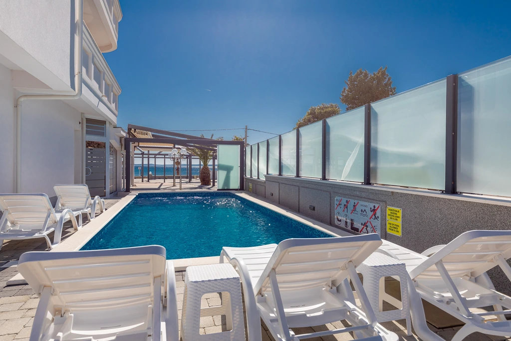 Paradiso, Nr. 1, Apartment mit Pool & Meerblick