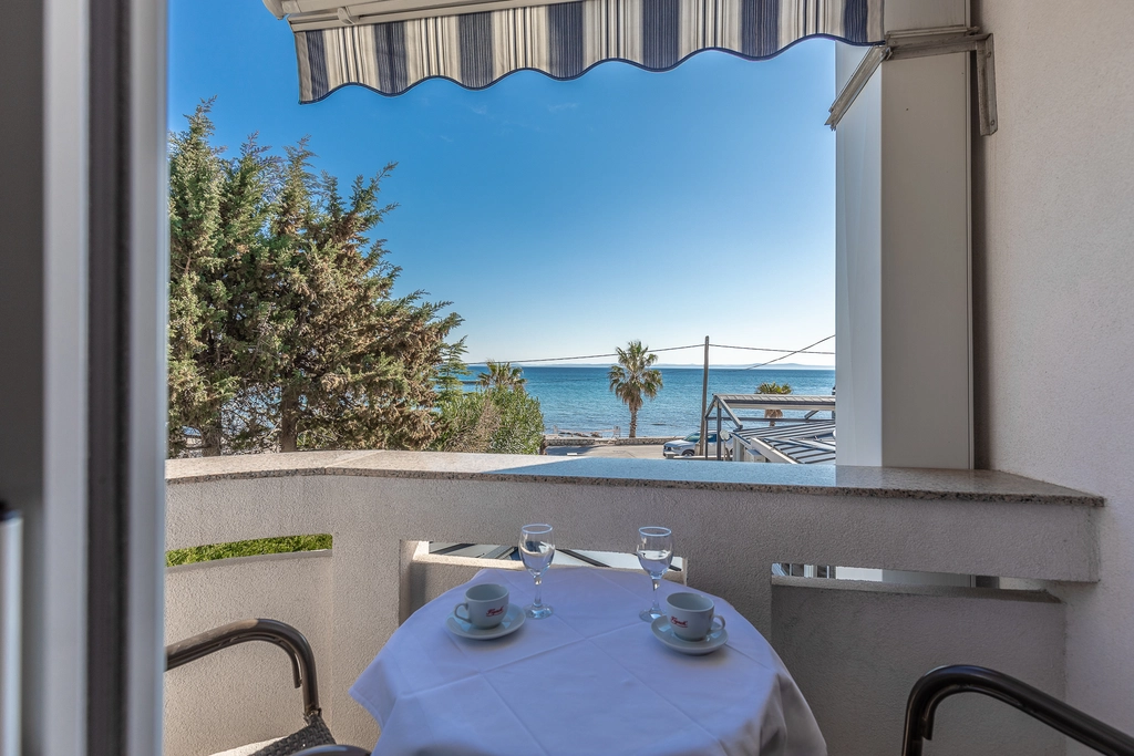 Paradiso, Nr. 1, Apartment mit Pool & Meerblick