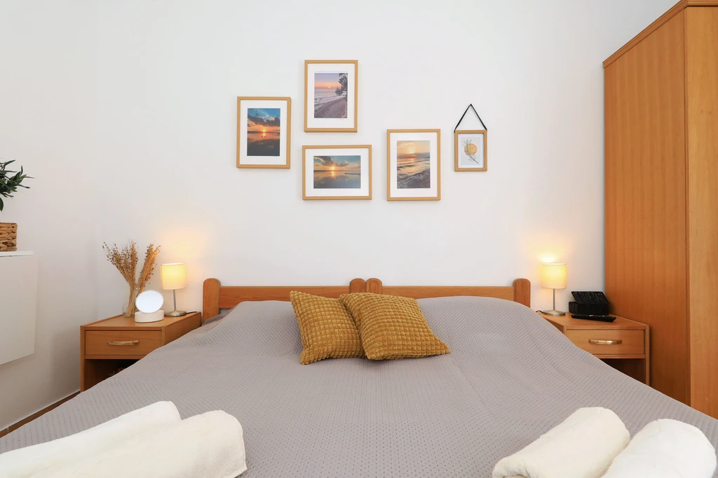 Hibis, No 2, Schönes Doppelzimmer mit Bad nur 150 m vom Strand