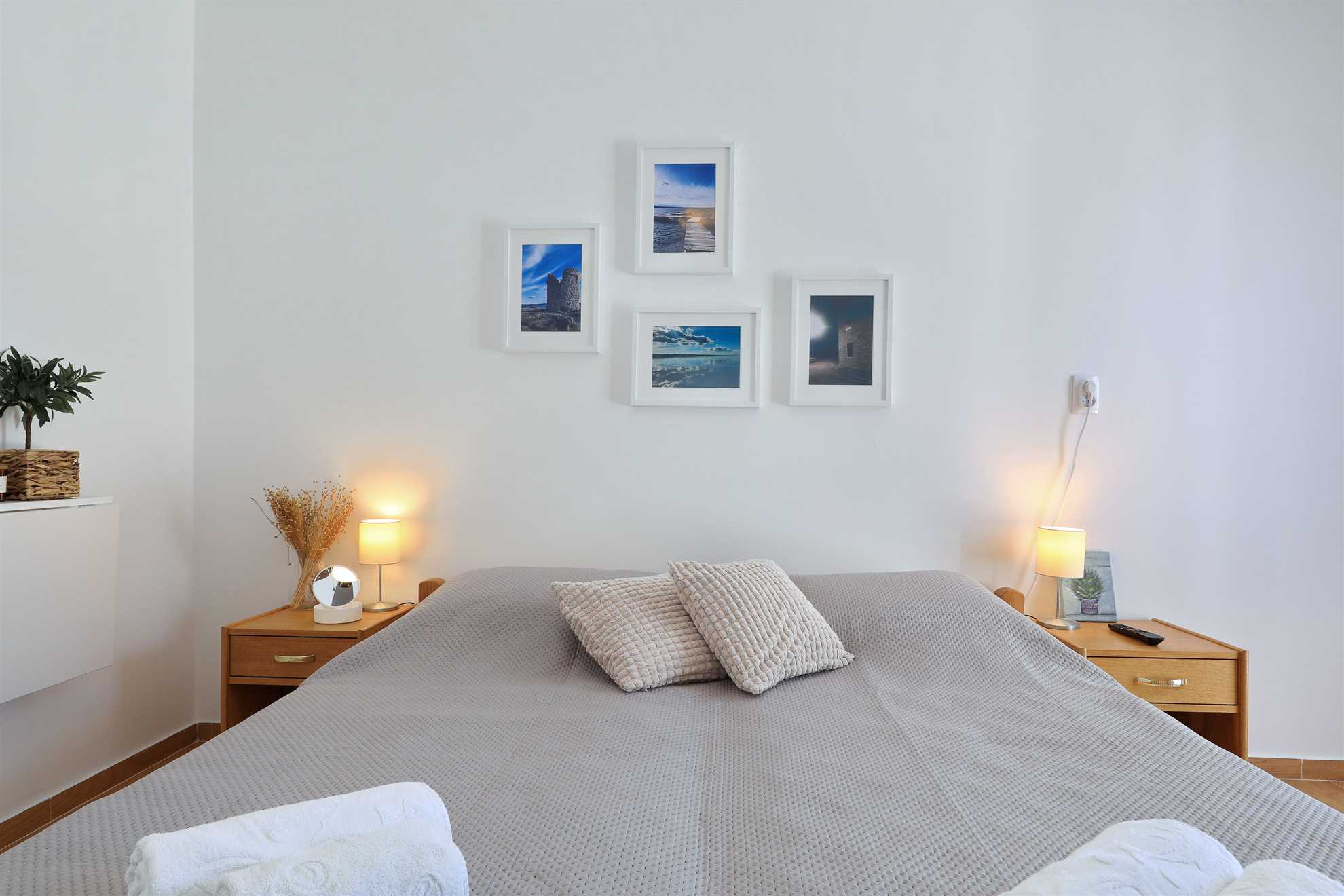 Hibis, No 3