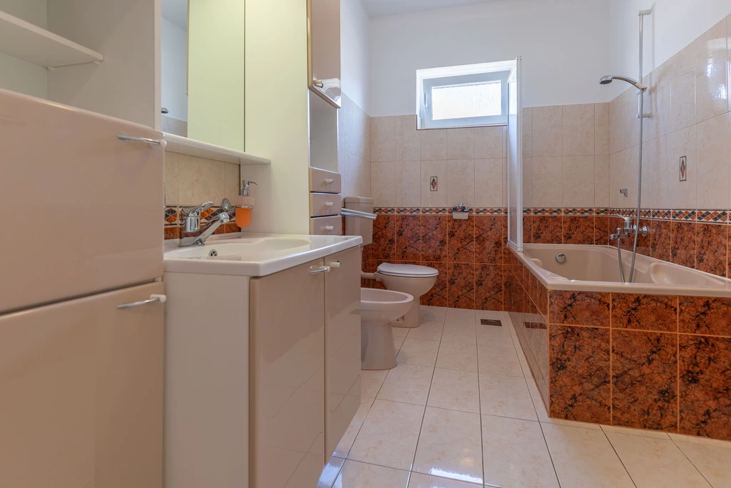 Marinko, br. 3, veliki apartman s bazenom