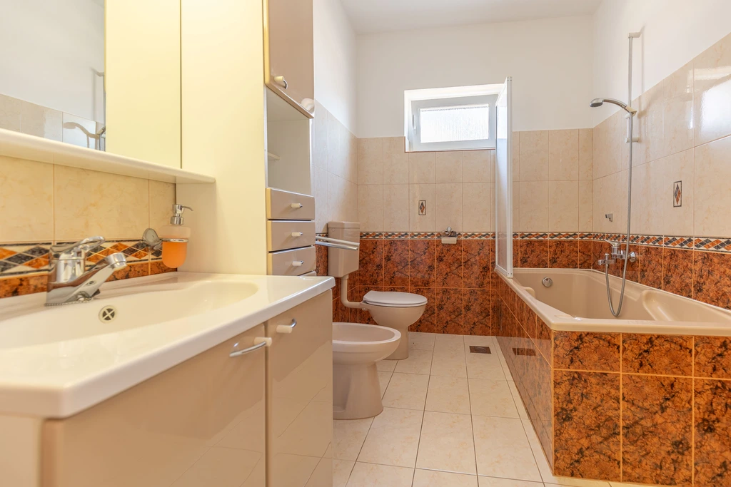 Marinko, br. 3, veliki apartman s bazenom