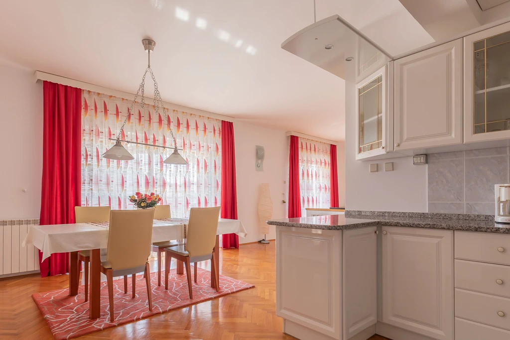 Marinko, br. 3, veliki apartman s bazenom