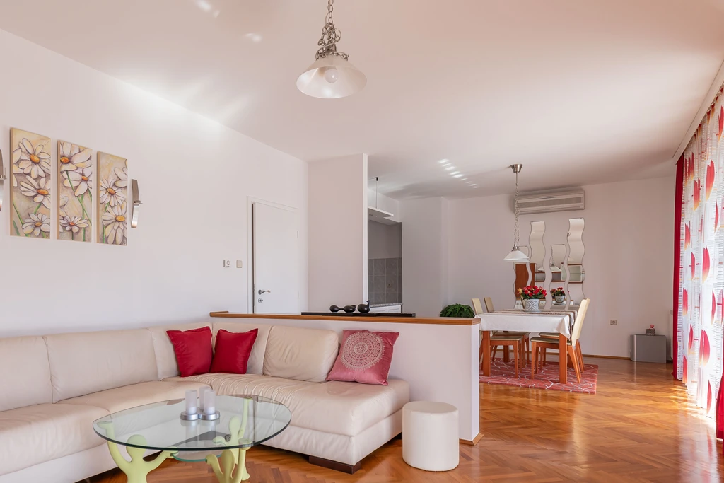 Marinko, br. 3, veliki apartman s bazenom