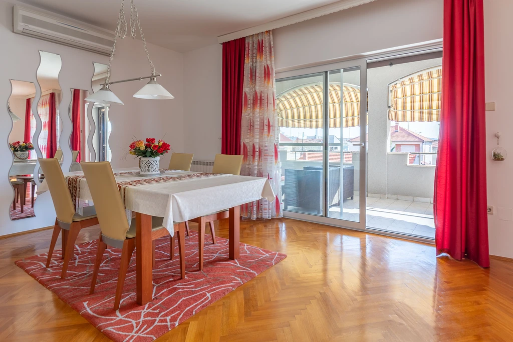 Marinko, br. 3, veliki apartman s bazenom