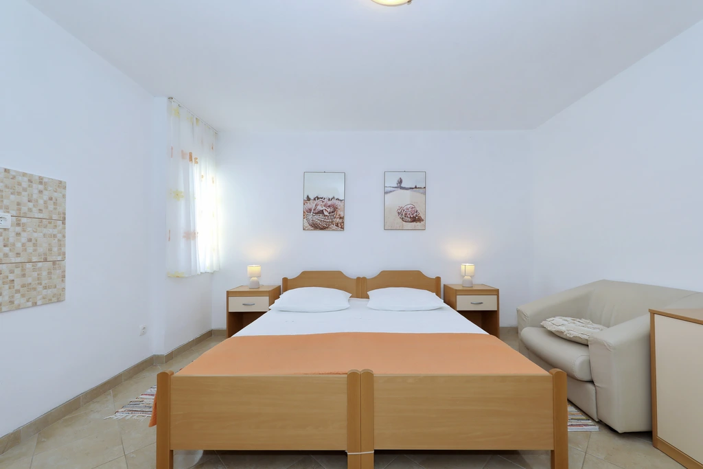 Polaca, kuća za odmor s bazenom, roštiljem i