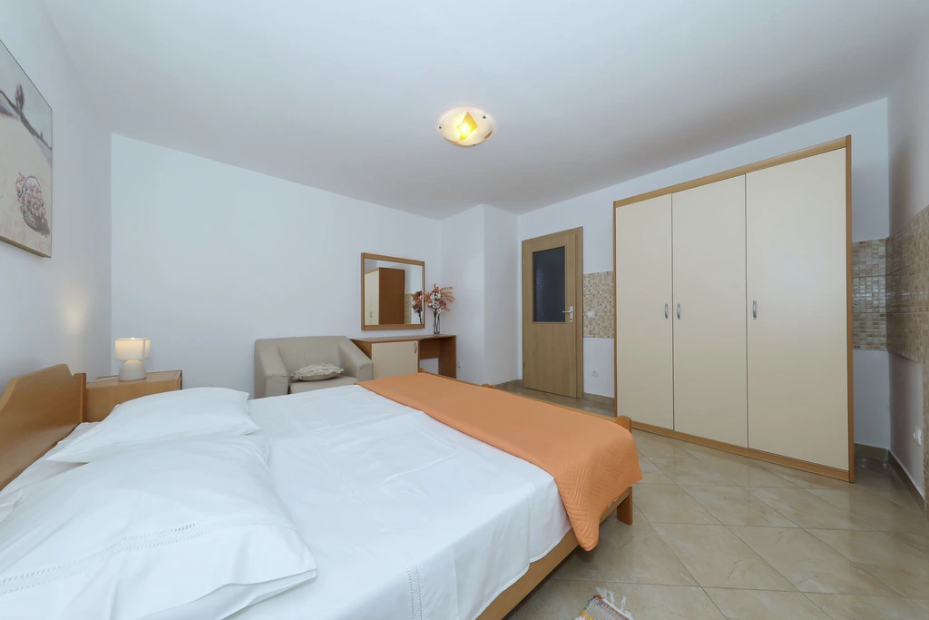 Polaca, kuća za odmor s bazenom, roštiljem i