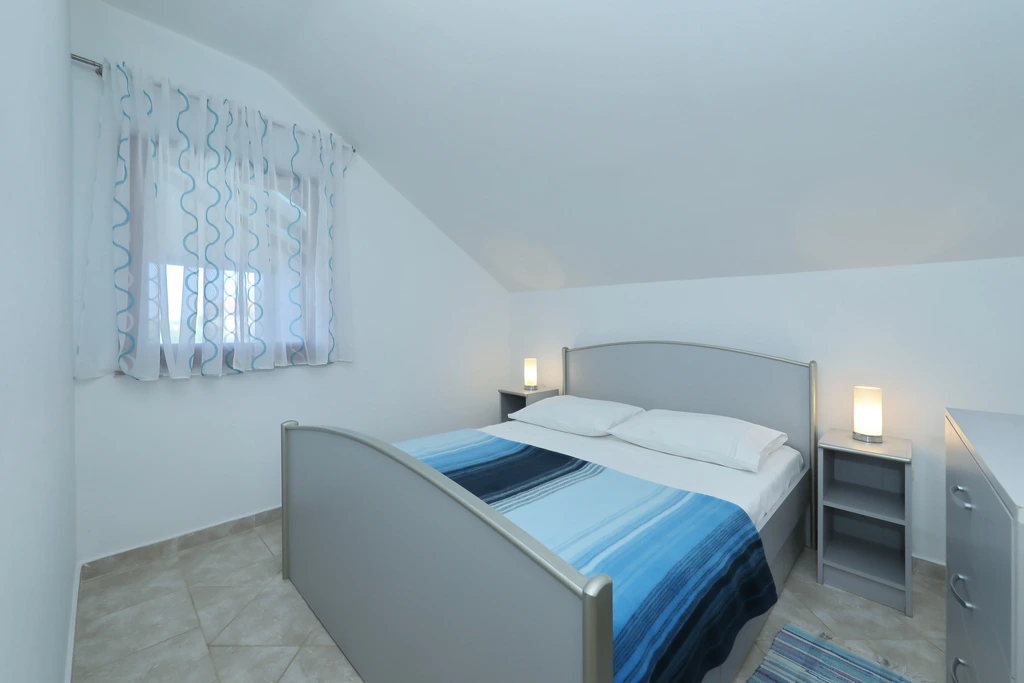 Polaca, kuća za odmor s bazenom, roštiljem i