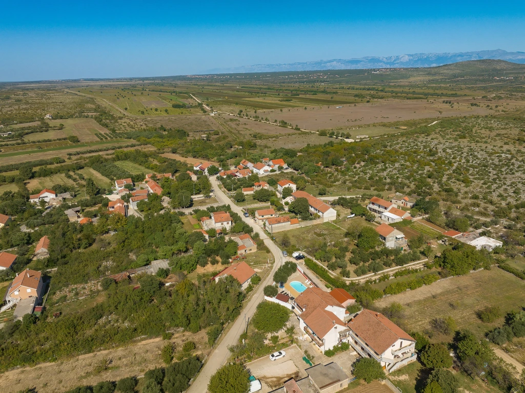 Polaca, kuća za odmor s bazenom, roštiljem i