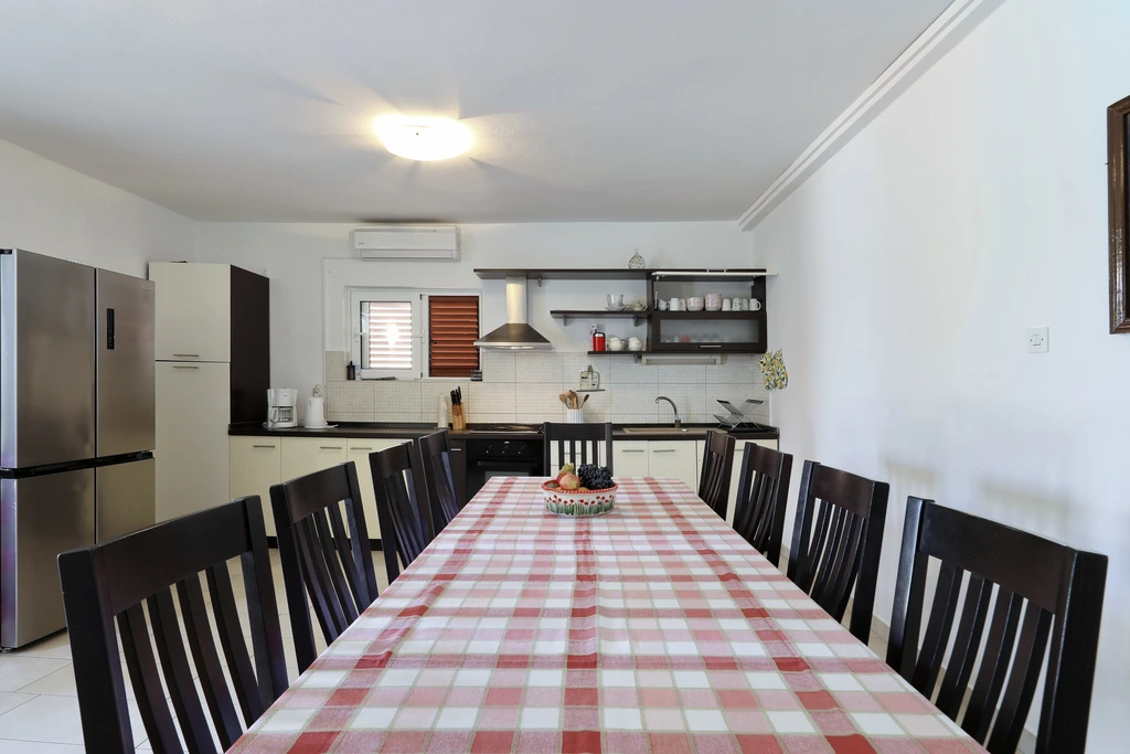 Polaca, kuća za odmor s bazenom, roštiljem i