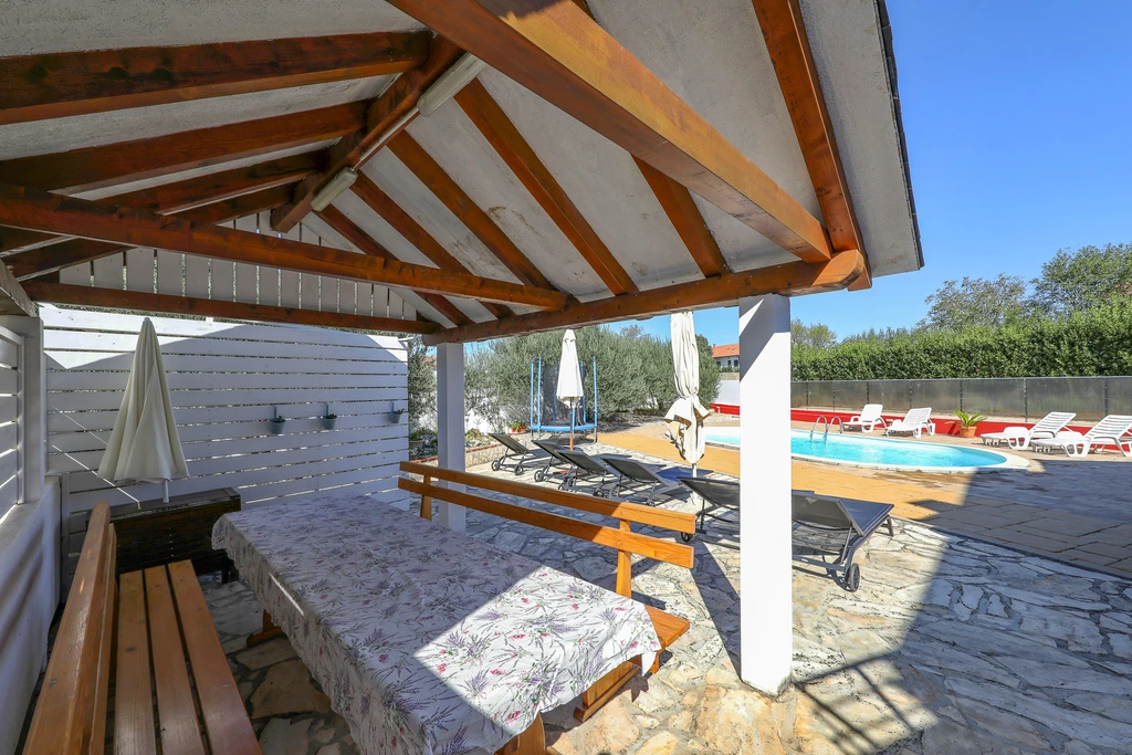 Polaca, kuća za odmor s bazenom, roštiljem i