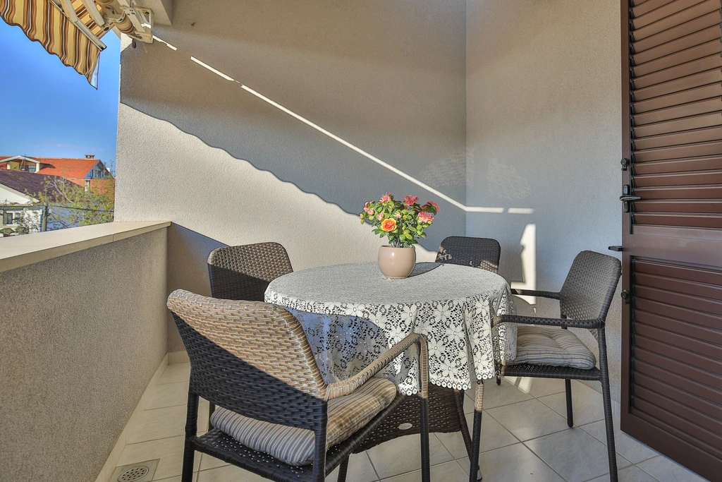 Marinko, br. 4, prostrani apartman s bazenom