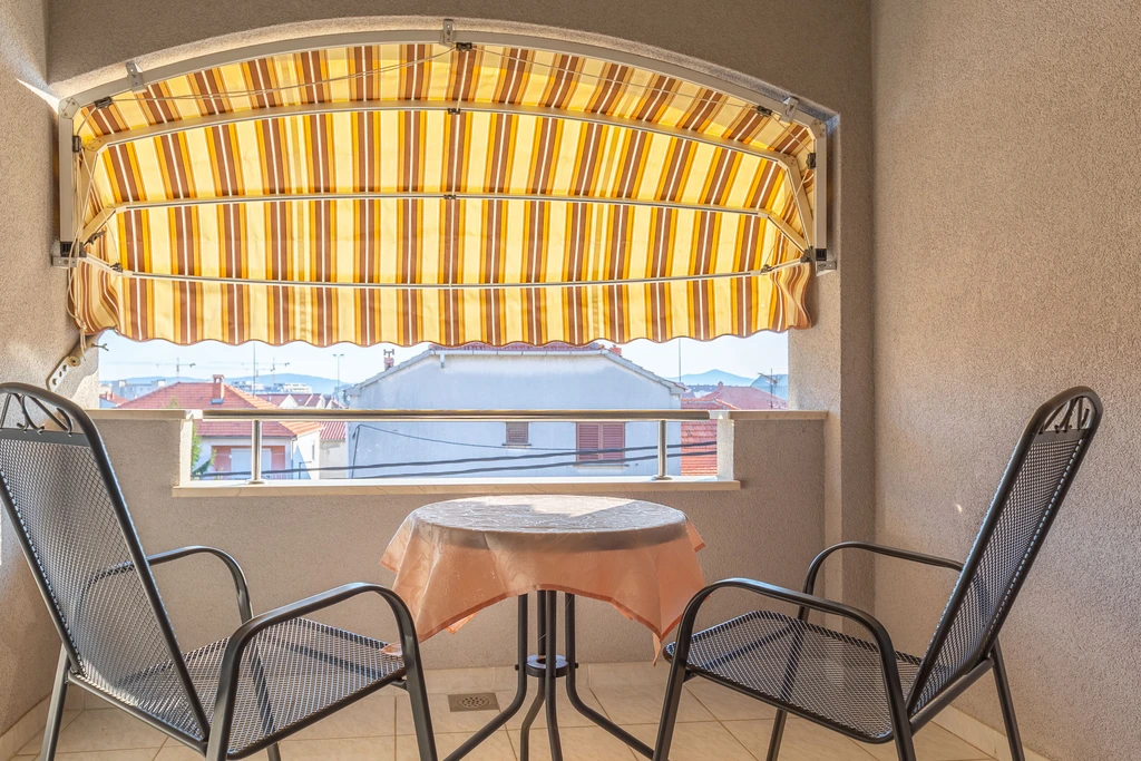 Marinko, br. 4, prostrani apartman s bazenom