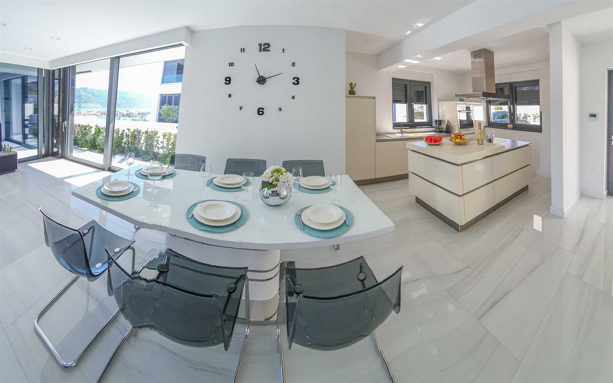 Villa One, vila s panoramskim pogledom, bazenom i