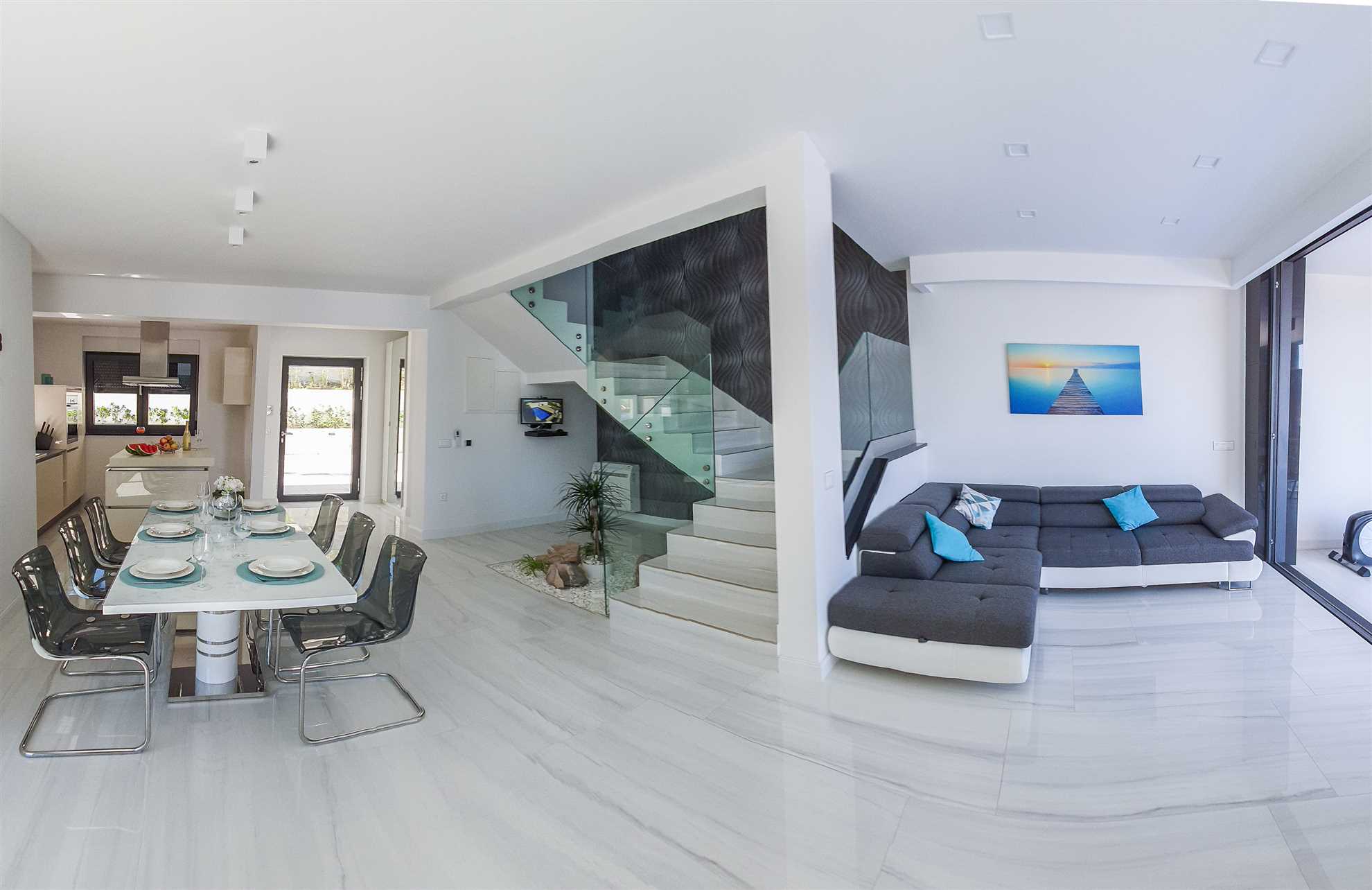 Villa One, vila s panoramskim pogledom, bazenom i