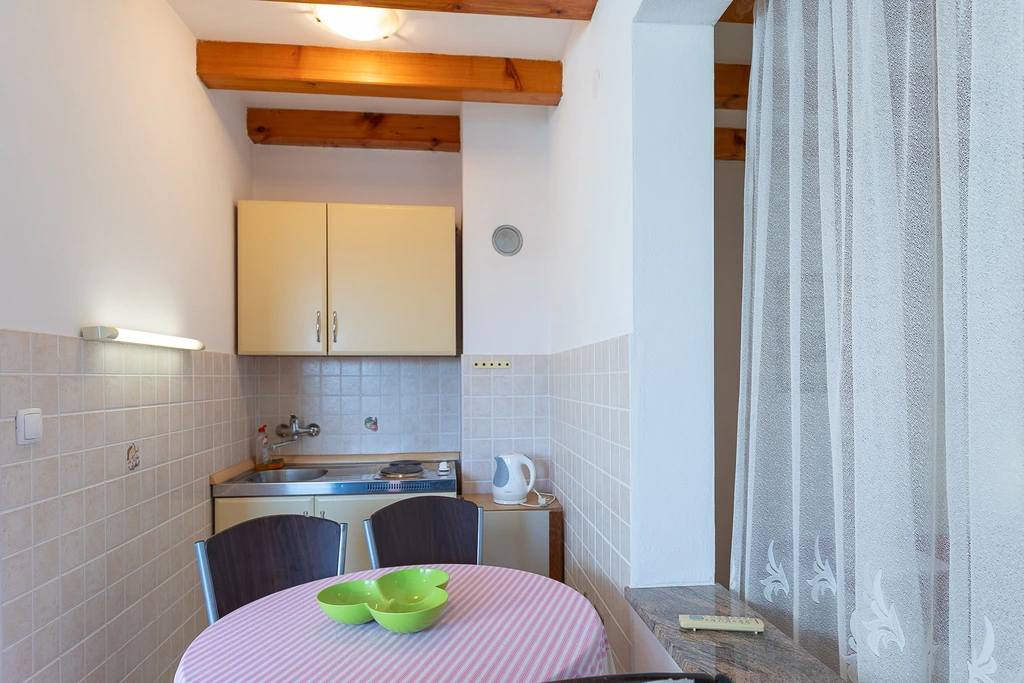 Tinka, Apartman br. 5