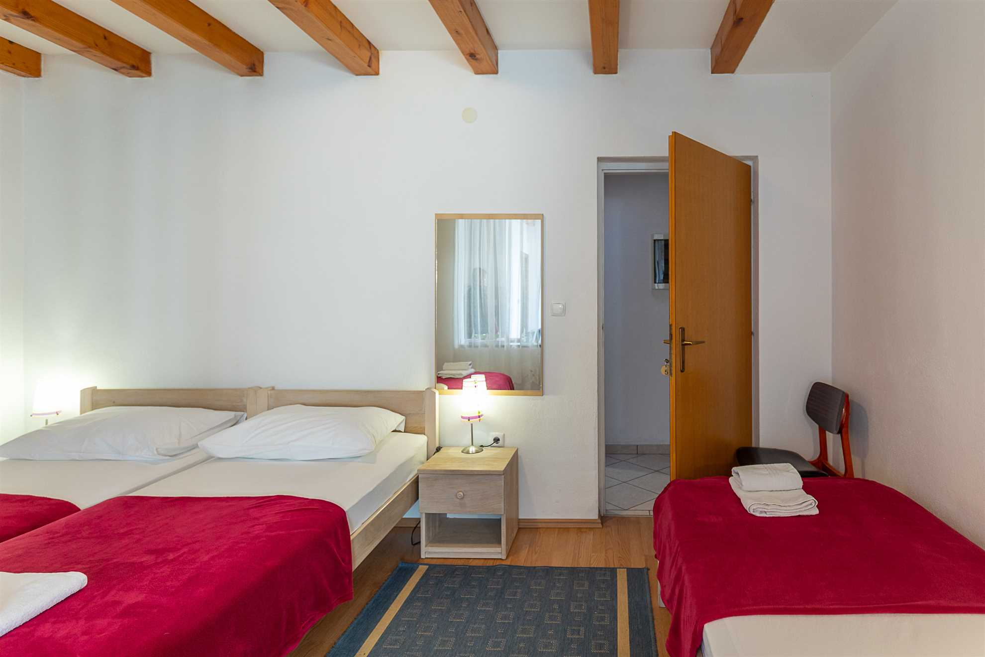 Tinka, Apartment No 5