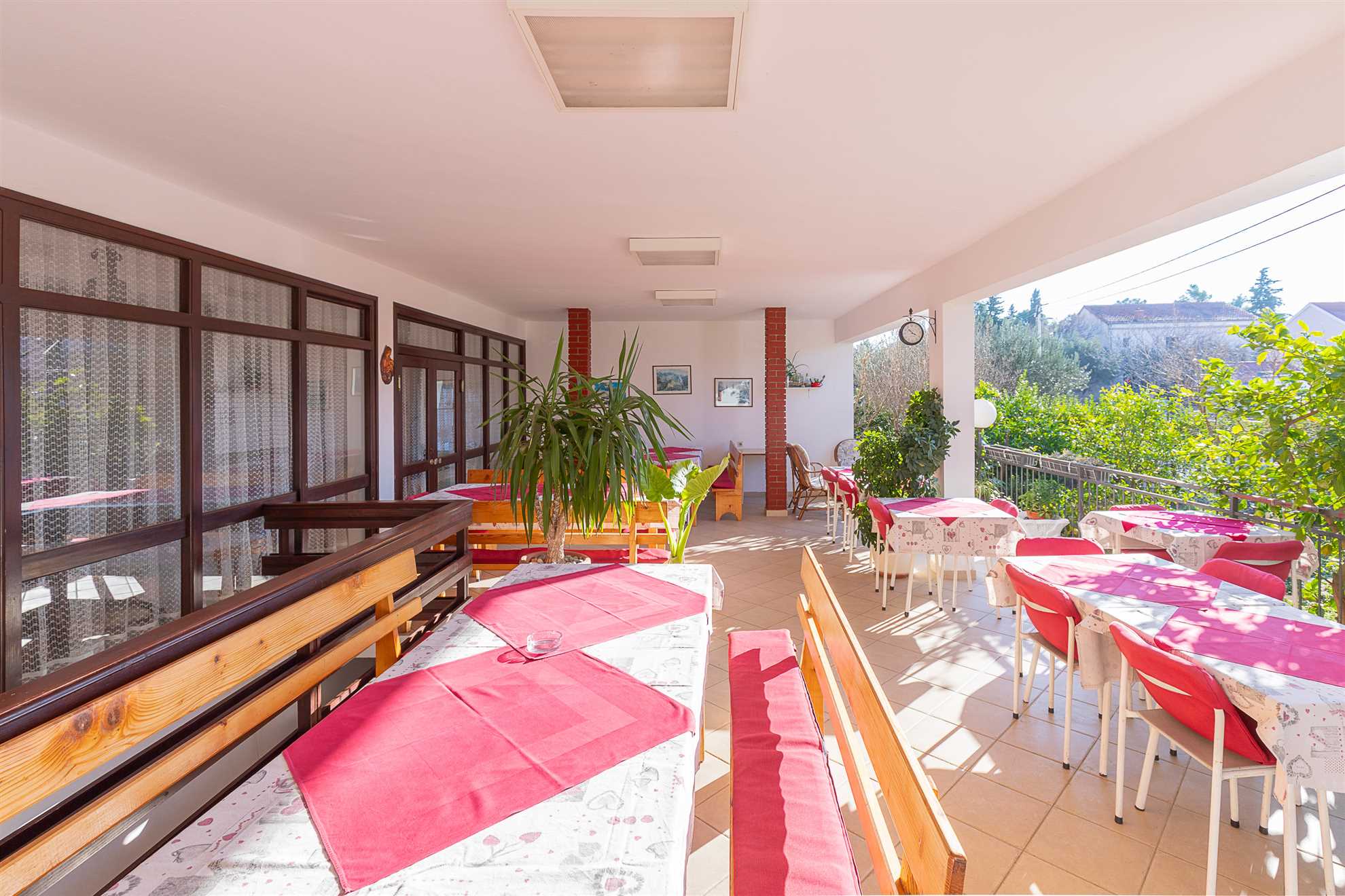 Tinka, Apartment No 5