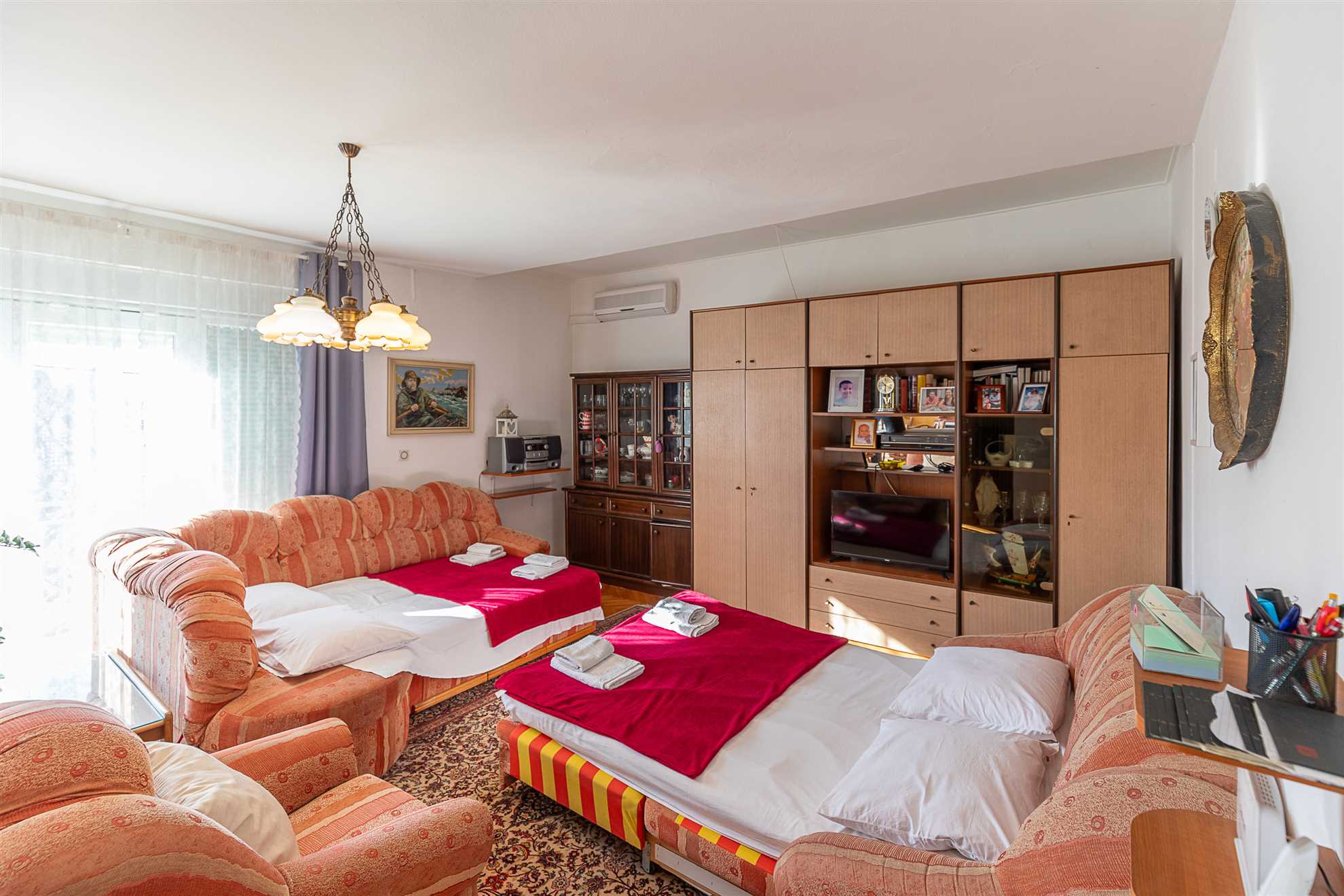 Tinka, Apartment No 12