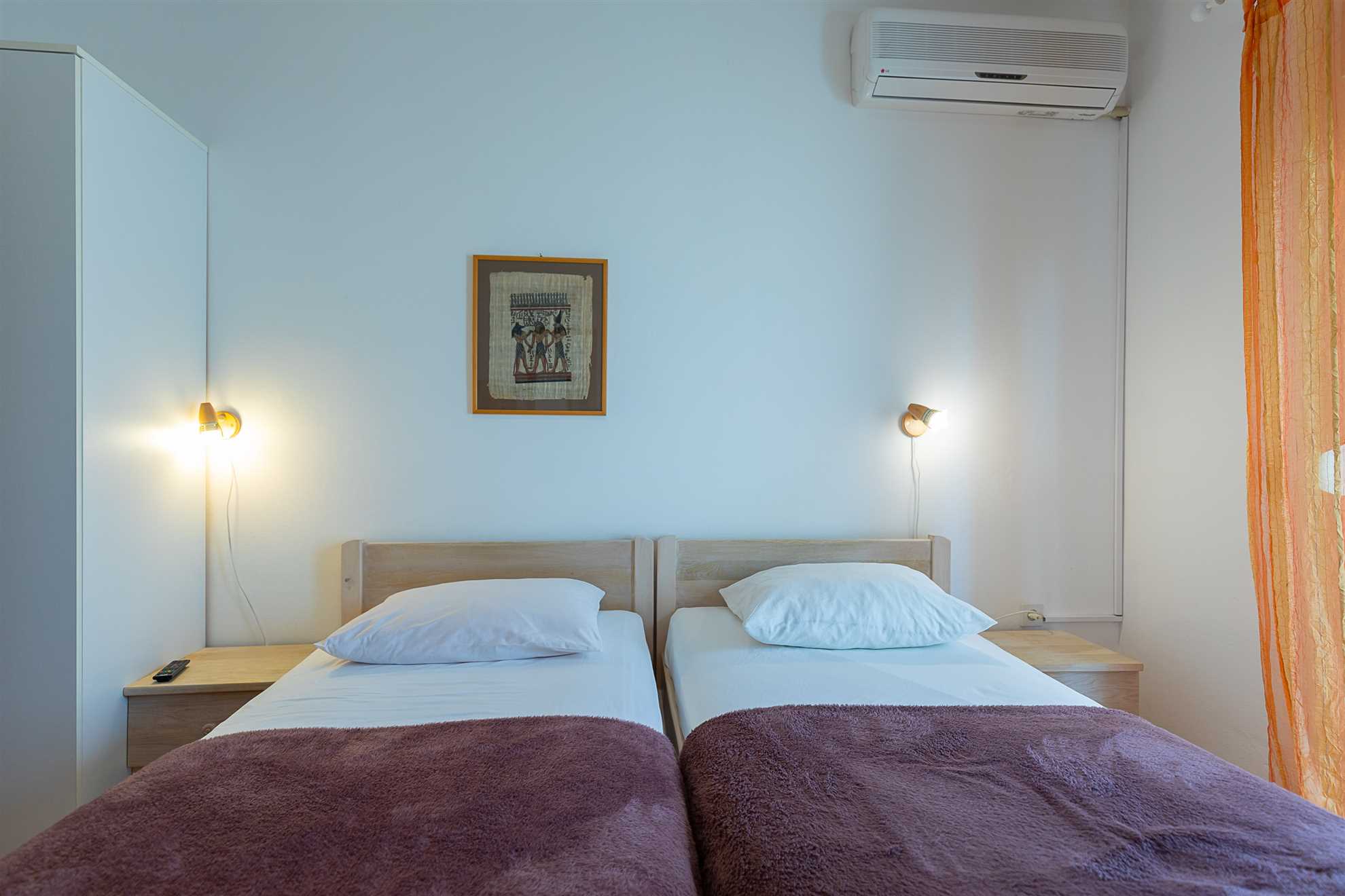 Tinka, Room No. 10