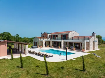 Barban Villa for Up to 12 Guests with Heated Pool