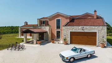 Barban Villa for Up to 12 Guests with Heated Pool