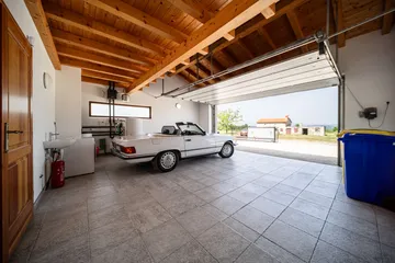 Barban Villa for Up to 12 Guests with Heated Pool