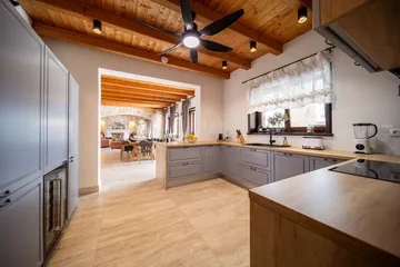 Barban Villa for Up to 12 Guests with Heated Pool