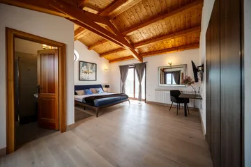 Barban Villa for Up to 12 Guests with Heated Pool