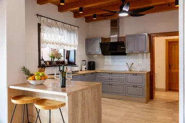 Barban Villa for Up to 12 Guests with Heated Pool