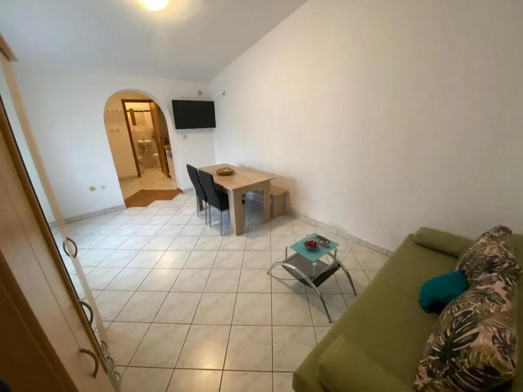 Omišalj 1-Bedroom Apartment for Up to 4