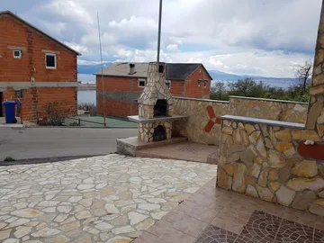 Seafront Apartment for Up to 4 in Omišalj