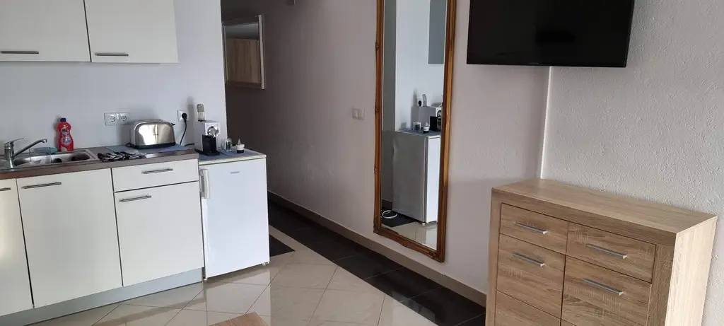 Seafront Apartment for Up to 4 in Omišalj