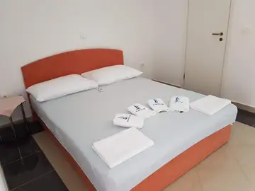 Seafront Apartment for Up to 4 in Omišalj