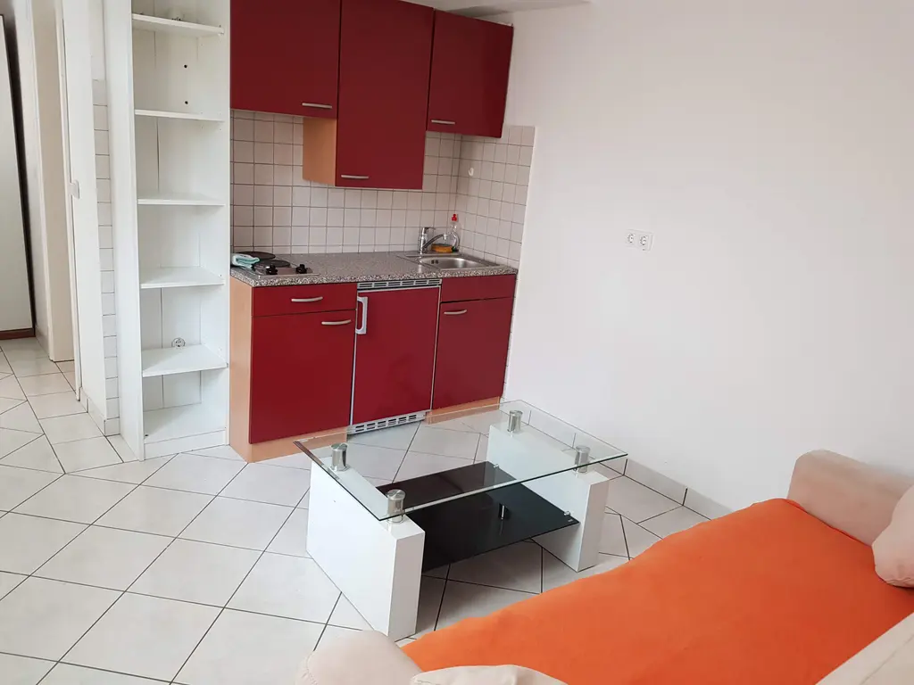 Seafront 1-Bedroom Apartment in Omišalj for 4