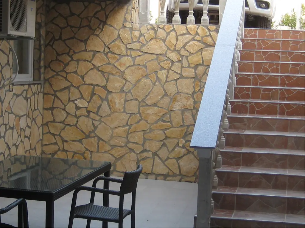Seafront 1-Bedroom Apartment in Omišalj for 4