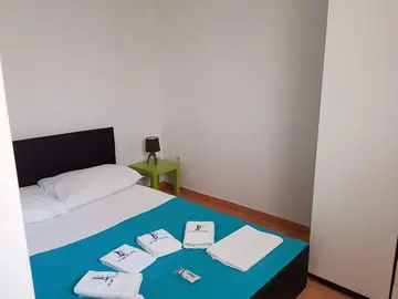 Seafront 1-Bedroom Apartment in Omišalj for 4