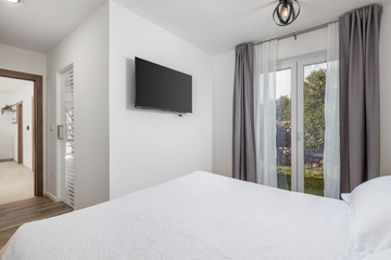 Pool Villa for Up to 8 Guests in Malinska