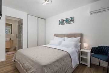 Pool Villa for Up to 8 Guests in Malinska