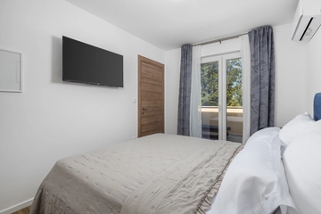 Pool Villa for Up to 8 Guests in Malinska