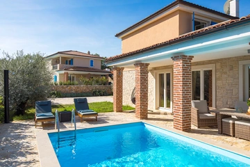 Pool Villa for Up to 8 Guests in Malinska